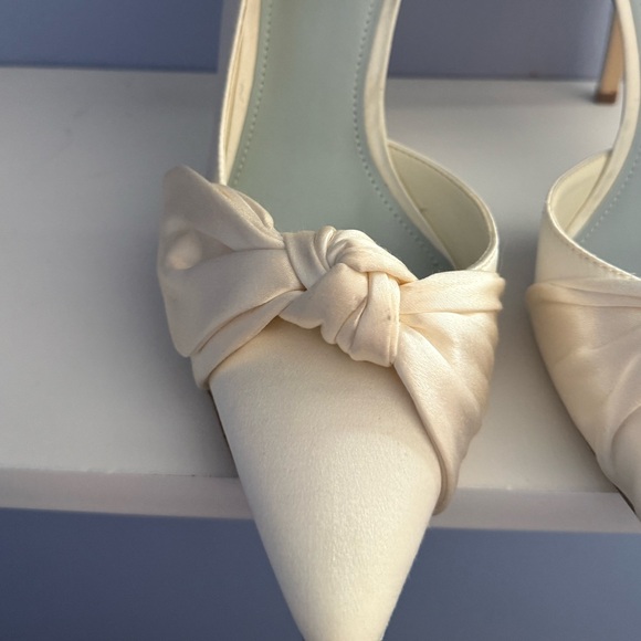 Nine West Ivory/Cream Satin Bow Heels – Bridal & Special Occasion - Picture 9 of 10